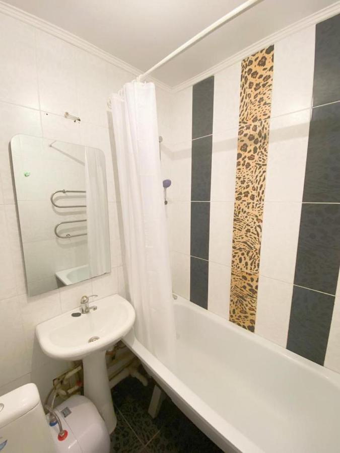 Квартира Напротив Аэропорта Apartman Turksib Kültér fotó